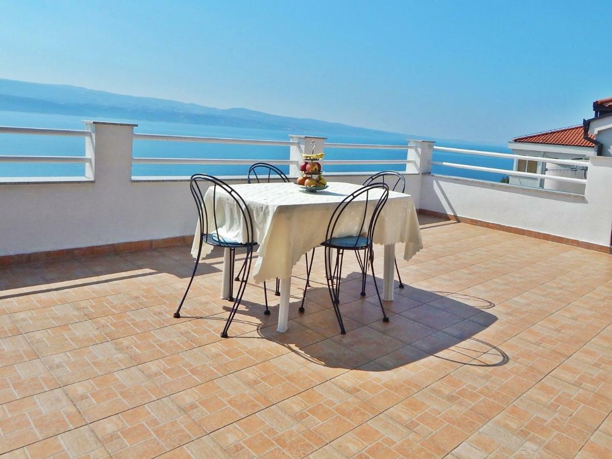 Apartment Kovacic Omiš Екстериор снимка